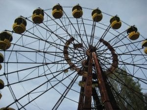 Ferris wheel without any visitors