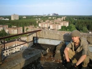 Владимир на крыше одного из самых высоких зданий Припяти