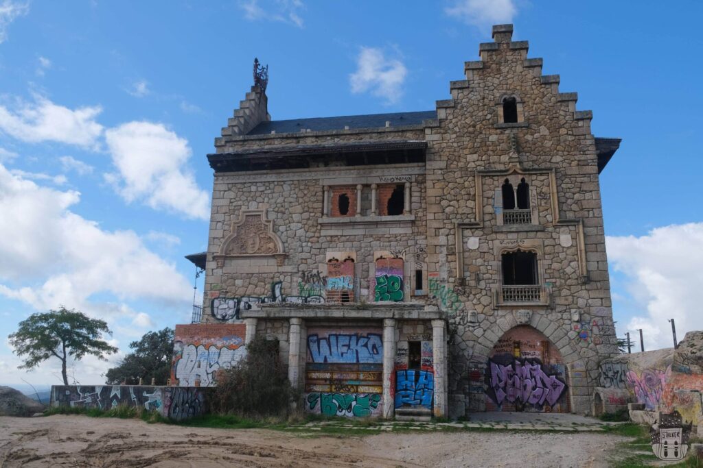 Palace of Canto del Pico