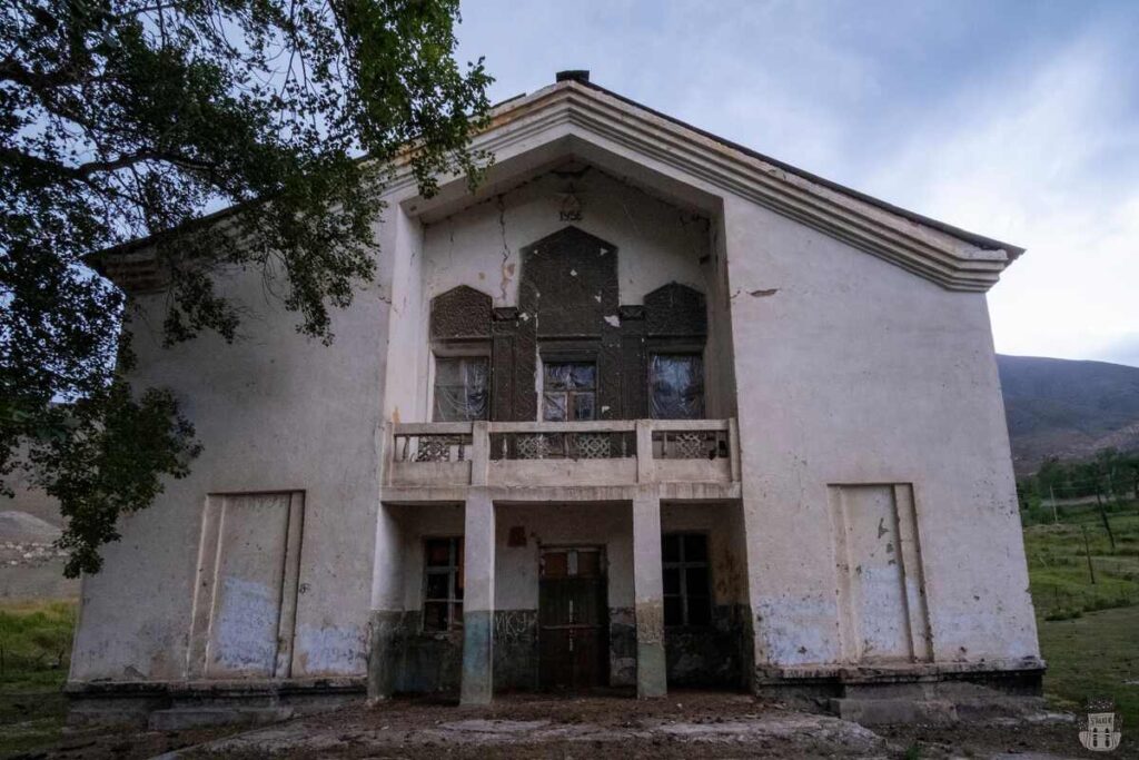 Abandoned theatre in Ming-Kush village