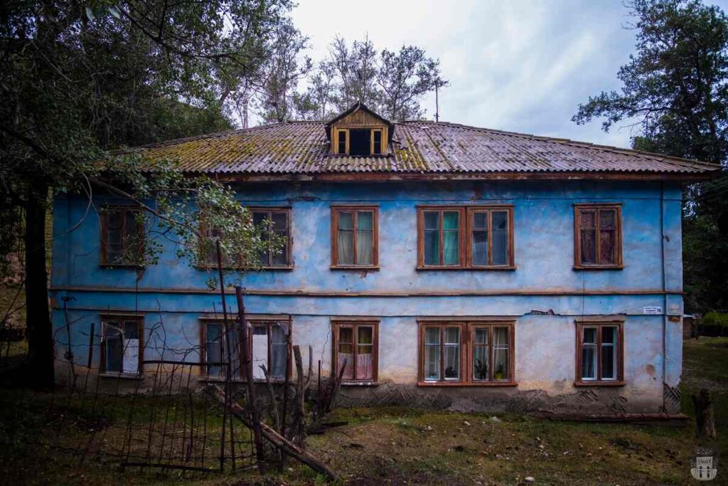 Abandoned houses in Ming-Kush village