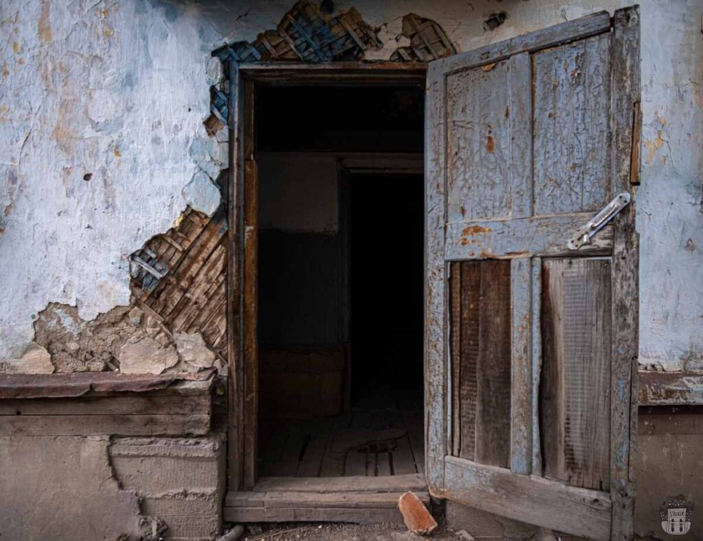 Interior of a house in Ming-kush