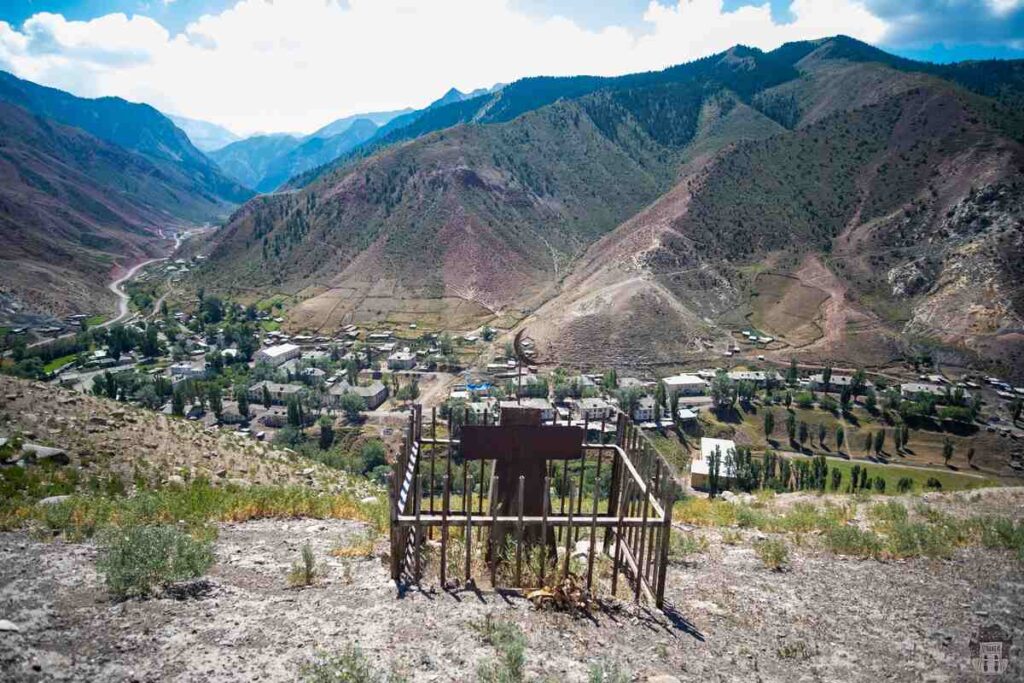 Tomb in the abandoned village of Ming-Kush