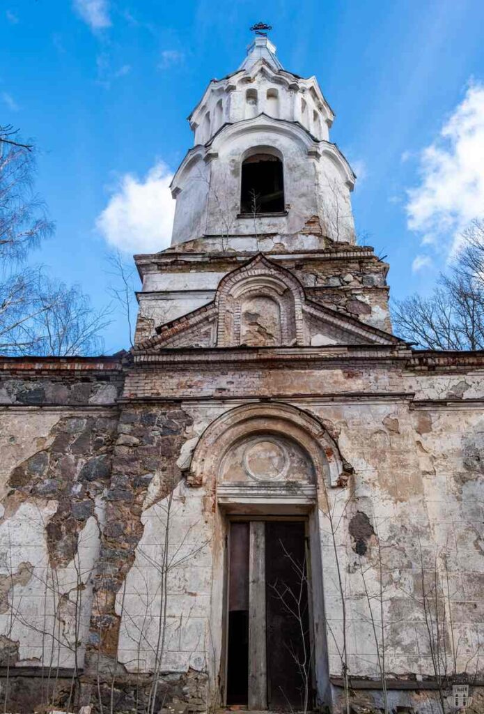 Kārzdabas pareizticīgo baznīca - abandoned church in Latvia