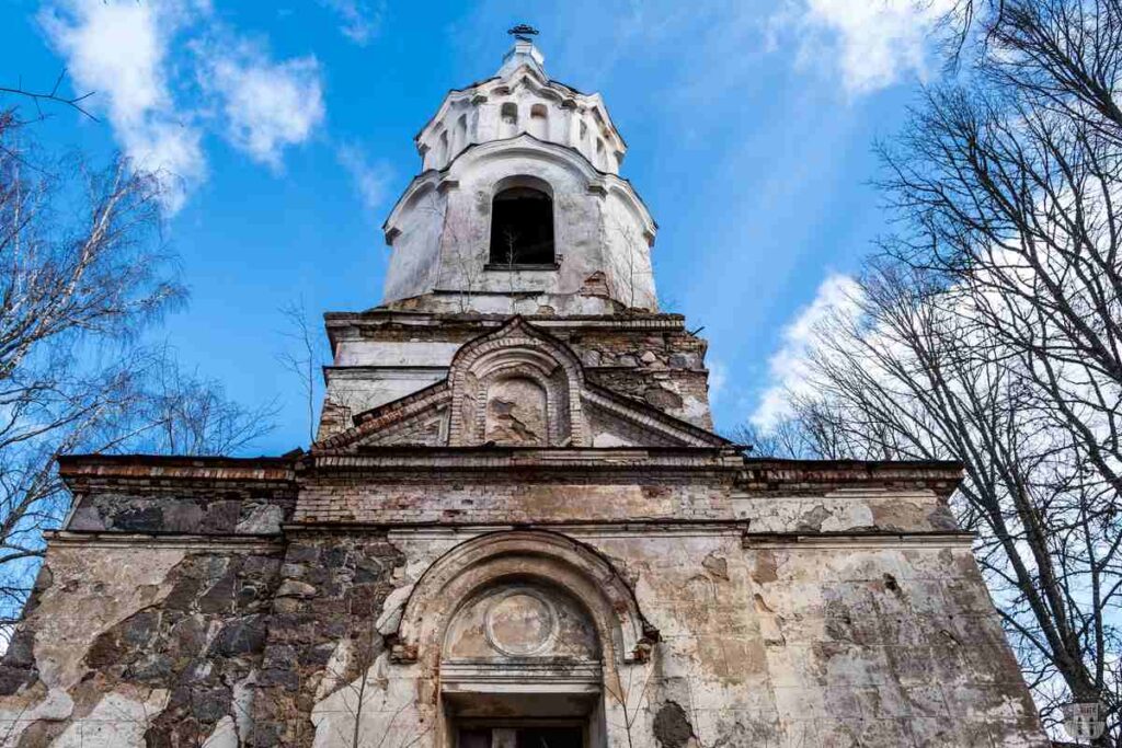 Kārzdabas pareizticīgo baznīca - abandoned church in Latvia