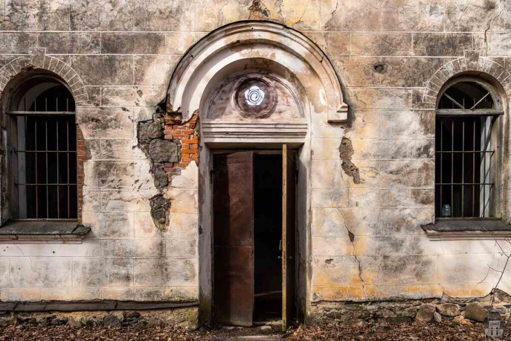 Kārzdabas pareizticīgo baznīca - abandoned church in Latvia