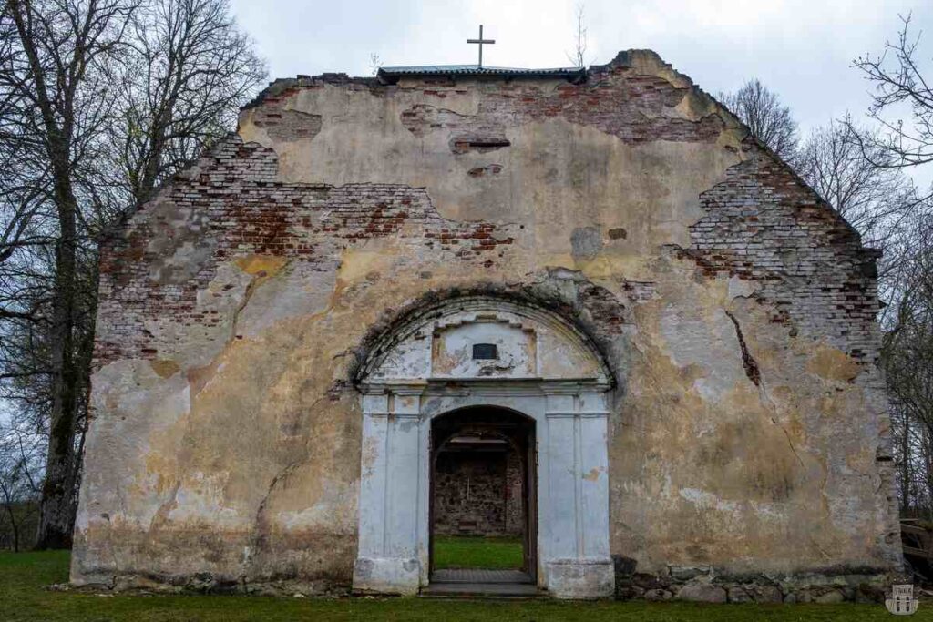 Abandoned Vestienas luterāņu church in Latvia