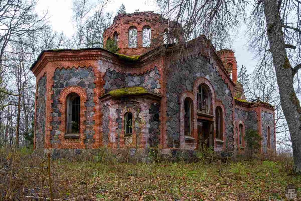 Tolkas pareizticīgo baznīcas drupas - abandoned church in Latvia